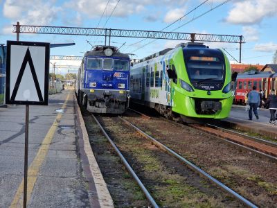 stacja w Słupsku. Na pierwszym planie EP07- 390 i EN63H - 009
Słowa kluczowe: ep07, enh63, słupsk, intercity, polregio,